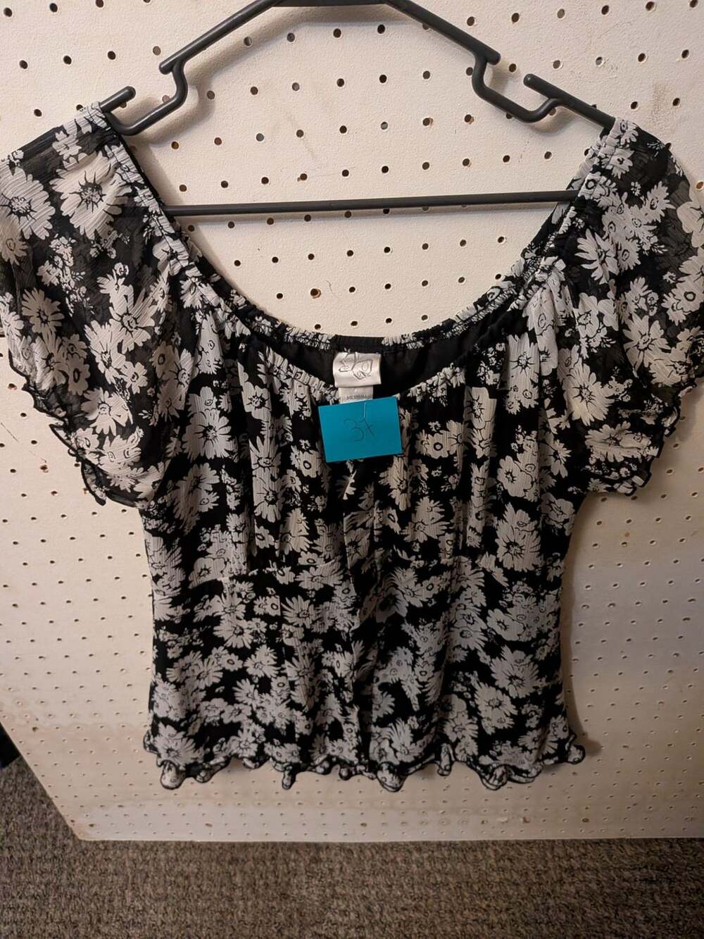Miley Cyrus & Max Azria Black and White Floral Print Off-Shoulder Flutter Sleeve